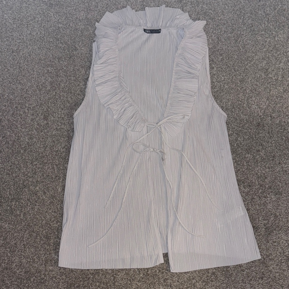 Gently Used Zara Ruffled Tie Top